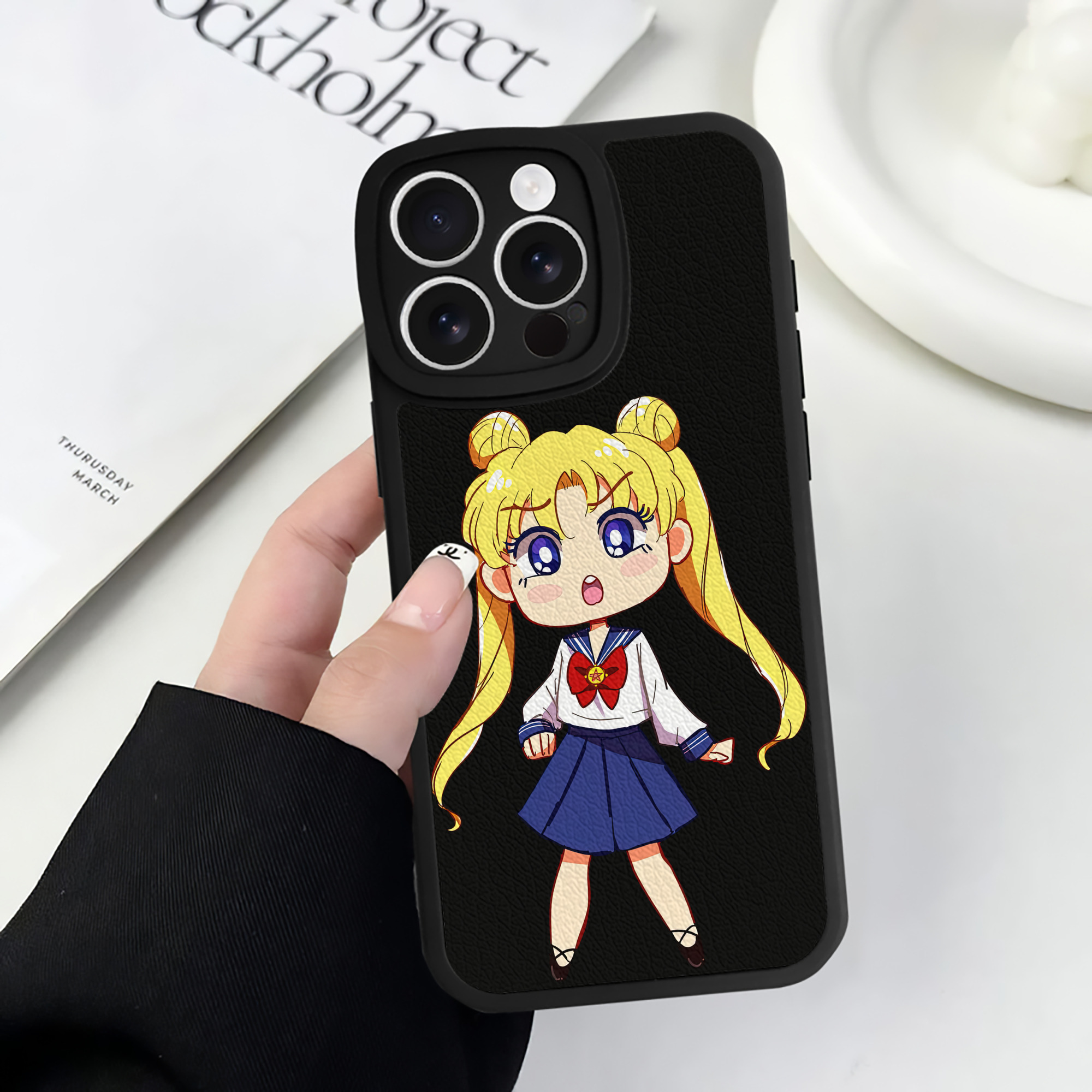 （画像用） 美少女戦士セーラームーン 愛野 美奈子 あいの みなこ Sailor Moon Aino Minako 【iPhone 16シリーズ対応】シリコンスマホケース（レザー調） 材質：シリコン
